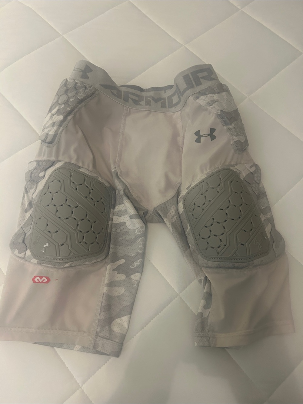 Under Armour Boys Light Gray Padded Compression Shorts w Camouflage Panels YXL